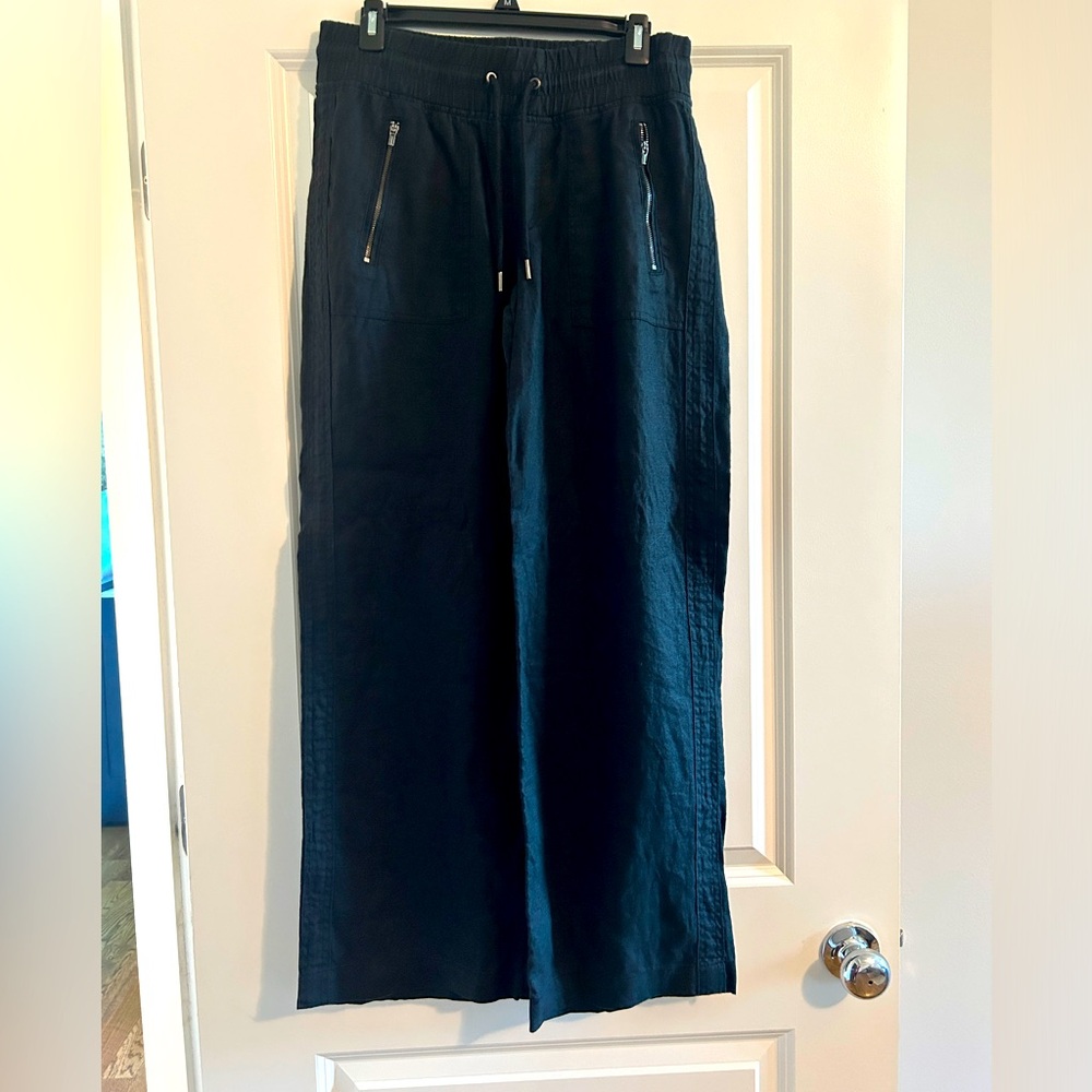Great condition black size 6 Athleta Cabo wide leg linen pant with elastic waist